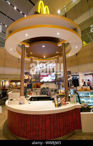 SINGAPORE - circa aprile, 2019: McCafe al Changi International Airport. Foto Stock
