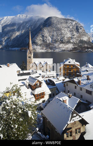 Vista della chiesa protestante, Hallstatt sul lago Hallstatt, regione del Salzkammergut, Austria superiore, Austria Foto Stock