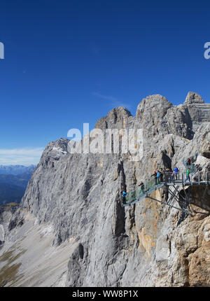 Sky Walk al Dachstein Stazione di vertice, Hunerkogel montagna, vicino a Ramsau, Stiria, Austria superiore, Austria Foto Stock