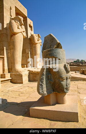 Ramesseum, il tempio dei Morti di Ramses II in Thebes-West, Luxor, Alto Egitto Egitto Foto Stock