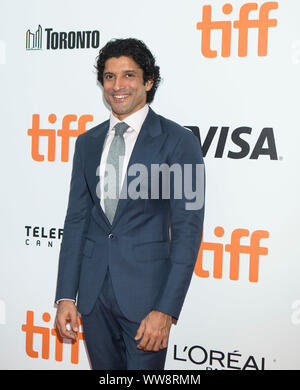 Toronto, Canada. Xiii Sep, 2019. Attore Farhan Akhtar pone per le foto prima della premiere mondiale del film "Il cielo è rosa' a Roy Thomson Hall durante il 2019 Toronto International Film Festival (TIFF) a Toronto in Canada il 7 settembre 13, 2019. Credito: Zou Zheng/Xinhua Foto Stock