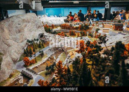 Autunno cade su un modello in scala di un canyon al Miniatur Wunderland, Amburgo Foto Stock