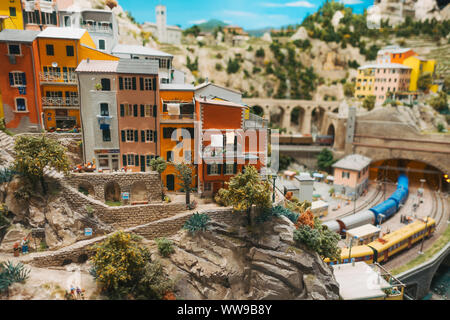 Una versione miniaturizzata della costa italiana, a Miniatur Wunderland di Amburgo, Germania Foto Stock