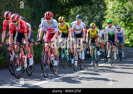 Manchester, Regno Unito. Xiv Sep, 2019. ; OVO Tour della Gran Bretagna in bicicletta, fase otto include quasi duemila metri di arrampicata, tra cui la famosa salita del rastrello a Ramsbottom, prima di finire sull'iconico Deansgate Manchester City Centre; Mark Cavendish nel peleton - Editoriale usare carte di credito: Azione Plus immagini di sport/Alamy Live News Foto Stock