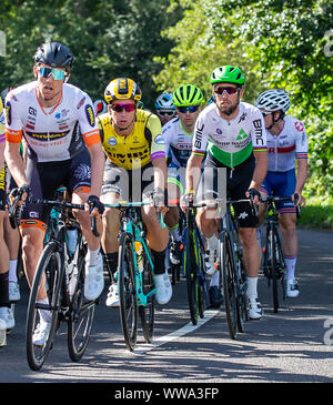 Manchester, Regno Unito. Xiv Sep, 2019. ; OVO Tour della Gran Bretagna in bicicletta, fase otto include quasi duemila metri di arrampicata, tra cui la famosa salita del rastrello a Ramsbottom, prima di finire sull'iconico Deansgate Manchester City Centre; Mark Cavendish nel peleton - Editoriale usare carte di credito: Azione Plus immagini di sport/Alamy Live News Foto Stock