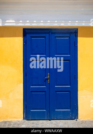 Porta nella città di Sibiu, Romania Foto Stock