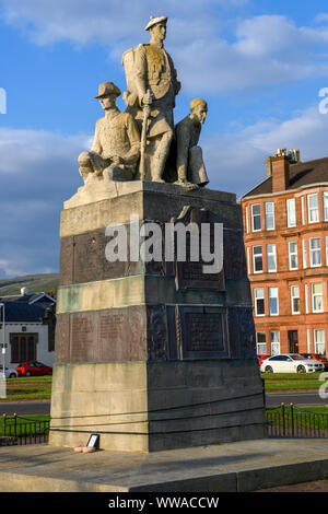 Largs War Memorial, Bath Street, Largs, North Ayrshire, in Scozia, Regno Unito Foto Stock