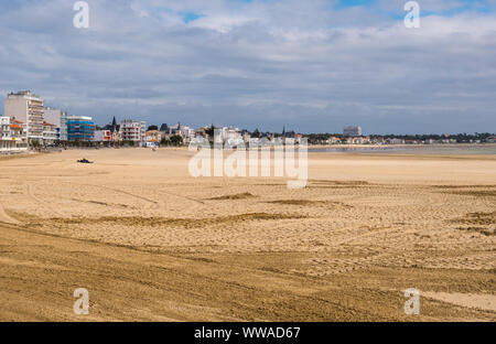 Royan, Francia - 10 Maggio 2019: Plage de la Grande Conche di Royan. Royan è uno dei principali atlantico francese resort costiero città Foto Stock