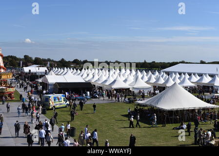 Goodwood 13 Settembre 2019 - "Oltre la strada' visualizza e intrattenimento Foto Stock