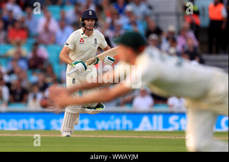 L'Inghilterra del Jos Buttler batting durante il giorno e tre la quinta prova la corrispondenza alla Kia ovale, Londra. Foto Stock