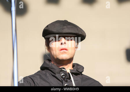 Il cantante rock Liam Gallagher sul palco a Birmingham, 2019 Foto Stock