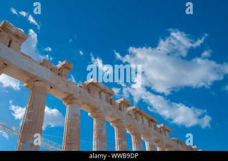 Dettaglio delle colonne doriche del Partenone nell'Acropoli di Atene, Grecia Foto Stock