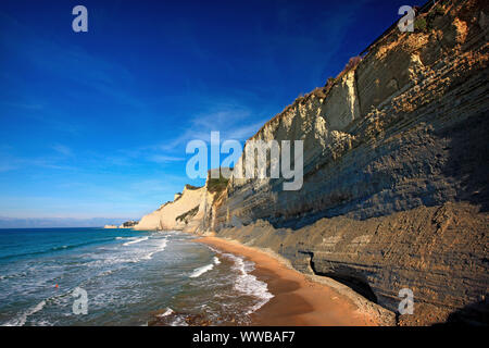 Corfù ("CORFU') isola, mare Ionio, Grecia. Loggas Beach sul lato nord-ovest dell'isola, vicino a cape Drastis. Foto Stock