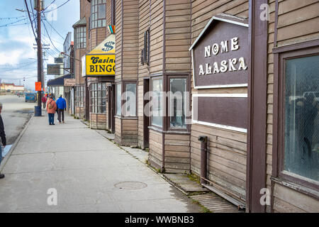 Vetrine in legno sulla parte anteriore St nel nome, Alaska. Foto Stock