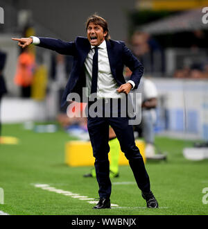 Milano, Italia. Xiv Sep, 2019. FC Inter tra capo allenatore Antonio Conte reagisce durante una serie di una partita di calcio tra FC Inter e Udinese in Milano, Italia, Settembre 14, 2019. Credito: Alberto Lingria/Xinhua Credito: Xinhua/Alamy Live News Foto Stock