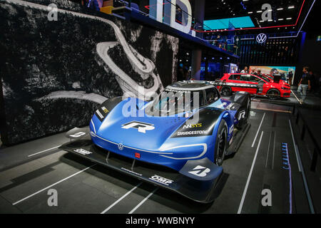 Francoforte, Germania. Xii Sep, 2019. La casa automobilistica tedesca VOLKSWAGEN visualizza il VW ID.R electric race car al 2019 Internationale Automobil-Ausstellung (IAA). (Foto di Michael Debets/Pacific Stampa) Credito: Pacific Press Agency/Alamy Live News Foto Stock