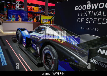 Francoforte, Germania. Xii Sep, 2019. La casa automobilistica tedesca VOLKSWAGEN visualizza il VW ID.R electric race car al 2019 Internationale Automobil-Ausstellung (IAA). (Foto di Michael Debets/Pacific Stampa) Credito: Pacific Press Agency/Alamy Live News Foto Stock