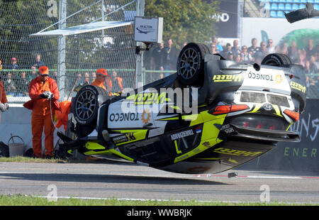 Riga, Lettonia. Xiv Sep, 2019. Timur Timerzyanov della Russia schiaccia durante la gara di qualificazione della Neste mondo RX della Lettonia, a Riga, Lettonia, Sett. 14, 2019. Credito: Edijs Palens/Xinhua Credito: Xinhua/Alamy Live News Foto Stock