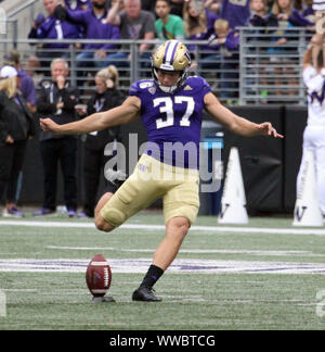 Settembre 14, 2019 - Washington Huskies luogo kicker Tim Horn #37 dà dei calci fuori durante il gioco tra le Hawaii Rainbow Warriors e Oregon State castori presso Husky Stadium di Seattle, WA - Michael Sullivan/CSM Foto Stock