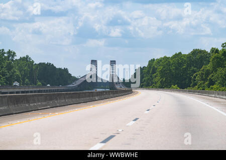 Bay Minette con Interstate Highway road i-65 in Alabama con il generale WK Wilson Jr. ponte mobile bay acqua Foto Stock