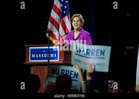 Springfield, Stati Uniti d'America. Xiv Sep, 2019. Il candidato presidenziale Elizabeth Warren parla al Massachusetts Partito Democratico convenzione a Springfield. Credito: SOPA Immagini limitata/Alamy Live News Foto Stock
