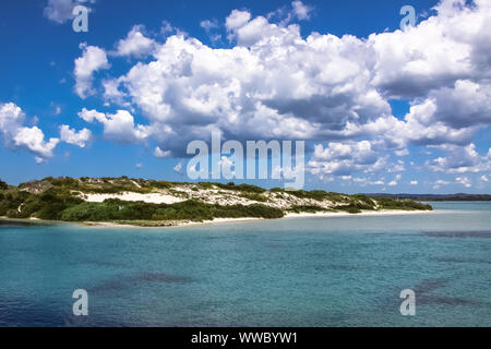 Scenica riva del mare nei pressi di Forster, Nuovo Galles del Sud, Australia Foto Stock