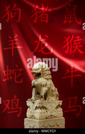 Cinese o Imperial guardian Lions sono una tradizionale cinese ornamento architettonico Foto Stock