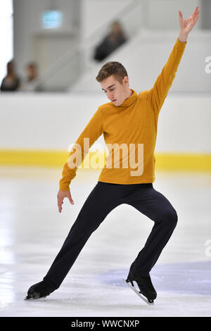 Matteo RIZZO dall'Italia, eseguire in programma a breve al Trofeo Lombardia, al Palaghiaccio IceLab il 13 settembre 2019 a Bergamo, Italia. Credito: Raniero Corbelletti/AFLO/Alamy Live News Foto Stock