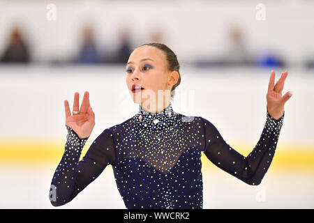 Lucrezia BECCARI dall'Italia, eseguire in programma a breve al Trofeo Lombardia, al Palaghiaccio IceLab il 13 settembre 2019 a Bergamo, Italia. Credito: Raniero Corbelletti/AFLO/Alamy Live News Foto Stock