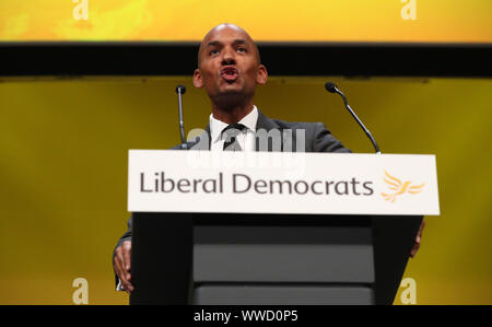 Chuka Umunna partecipa a una discussione riguardante una proposta di revocare l'articolo 50 se il Lib Dem vince il partito di maggioranza alle prossime elezioni, durante i liberali democratici autunno conferenza presso il Centro Internazionale di Bournemouth in Bournemouth. Foto Stock