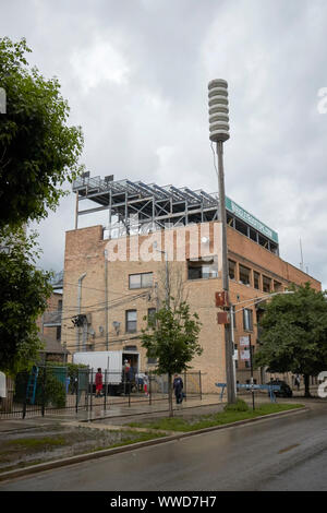 Wrigley tetti posti sui tetti delle case vicine waveland avenue Wrigley Field Chicago Illinois USA Foto Stock