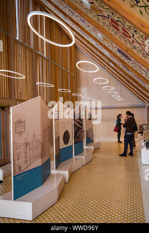 Regno Unito, County Durham, Bishop Auckland, luogo di mercato, Torre di Auckland, all'interno di primo piano di visualizzazione dei Vescovi Foto Stock