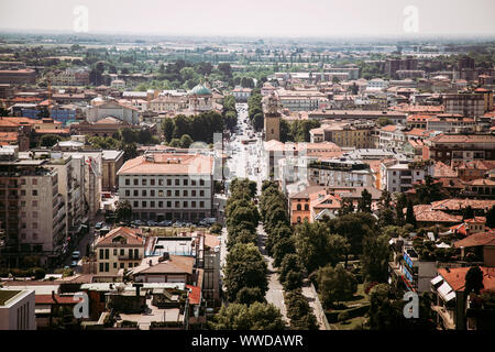 Bergamo città panorama visto da Cita Alta in Italia Foto Stock