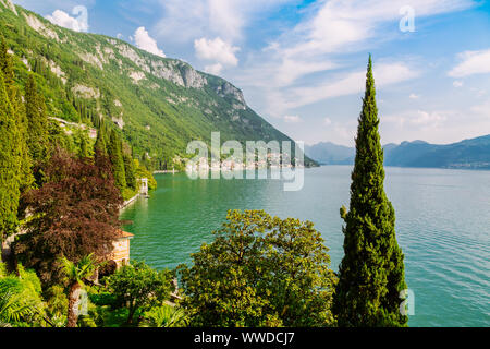 La magnifica vista del lago di Como nella regione Lombardia, Verenna city, Italia Foto Stock