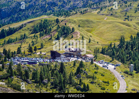 Passo Falzarego, le Dolomiti italiane intorno a Canazei e Cortina, Sud Tirolo, Alpi Italiane, Italia Foto Stock