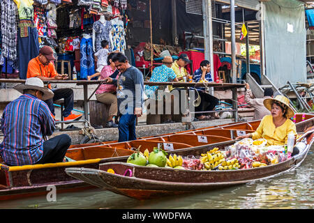 Mercato Galleggiante di Damnoen Saduak Thailandia Foto Stock