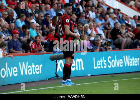 Bournemouth, Regno Unito. Xv Sep, 2019. Diego Rico di Bournemouth durante il match di Premier League tra Bournemouth e Everton presso la vitalità Stadium, Bournemouth, Inghilterra il 15 settembre 2019. Foto di Tom Smeeth. Solo uso editoriale, è richiesta una licenza per uso commerciale. Nessun uso in scommesse, giochi o un singolo giocatore/club/league pubblicazioni. Credit: UK Sports Pics Ltd/Alamy Live News Foto Stock