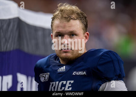 14 settembre 2019: riso gufi quarterback Tom Stewart (14) durante il terzo trimestre di un NCAA Football gioco tra il Texas Longhorns ed il riso di gufi a NRG Stadium di Houston, TX. Il Texas ha vinto il gioco 48 a 13...Trask Smith/CSM Foto Stock