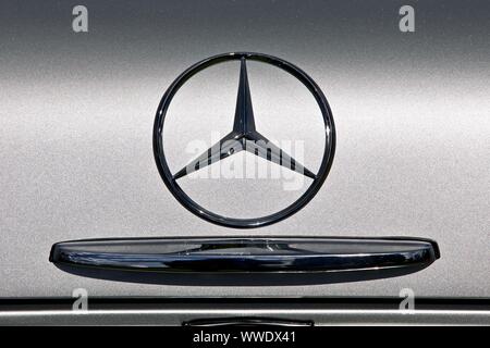 Logo Mercedes-Benz Foto Stock