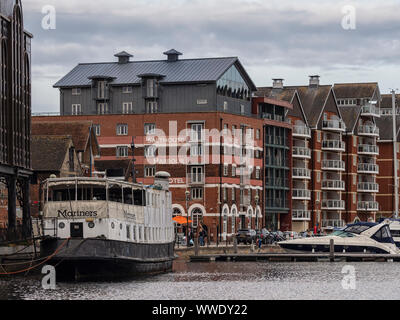 IPSWICH, SUFFOLK, Regno Unito - 11 AGOSTO 2018: Vista dei nuovi edifici nel nuovo Waterfront Foto Stock