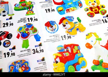 View of a Toy Catalogue Sale Foto Stock
