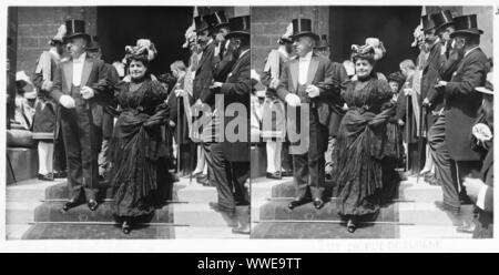 AJAXNETPHOTO. 1890-1910 (circa). Parigi, Francia. - Festa di nozze - 1 di 7 STEREO positivo originale di lastra di vetro coppie dal fotografo VAILLIANT TOZY di 29 rue de surene, Parigi. Un record per il fotografo e questo argomento è contenuta nel OWHSRL fotografi di tutto il mondo (NON USA) publ. 1994, aggiornato 2003.La ricerca per parola chiave; TOZY. Fotografo:TOZY © IMMAGINE DIGITALE COPYRIGHT VINTAGE AJAX Picture Library Fonte: AJAX FOTO VINTAGE COLLEZIONE REF:STEREO 1900 04 Foto Stock