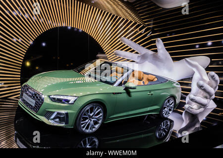 Francoforte, Germania - Sep 10, 2019: Nuova Audi A5 40 TDI quattro cabriolet auto esposte al salone di Francoforte IAA Motor Show 2019. Foto Stock