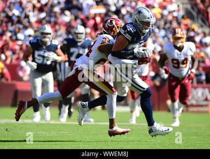 Landrover, Maryland, Stati Uniti d'America. 15 Settembre, 2019. Dallas Cowboys stretto fine Jason Witten (82) porta un 18-cantiere reception contro il Washington Redskins nel quarto trimestre a FedEx in campo Landover, Maryland Domenica, Settembre 15, 2019. Foto di Kevin Dietsch/UPI Credito: UPI/Alamy Live News Foto Stock