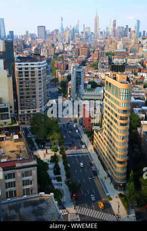 Vista aerea di tetti di SoHo, Tribeca, East Village, West Village e Midtown in distanza, Manhattan on August 6th, 2019 a New York, Stati Uniti d'America. ( Foto Stock