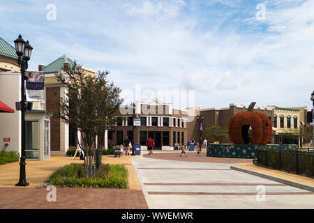 Le aziende di commercio al dettaglio in OWA parco divertimenti a Foley, Alabama, STATI UNITI D'AMERICA Foto Stock