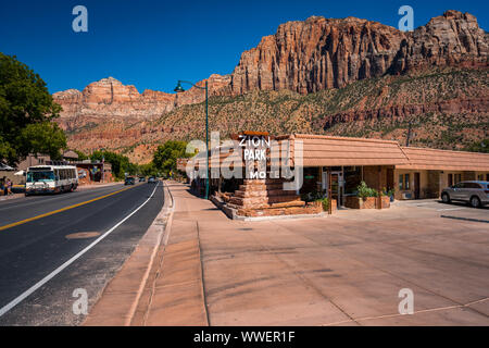 Springdale, Utah, Stati Uniti d'America - una piccola città vicino al Parco Nazionale di Zion Foto Stock