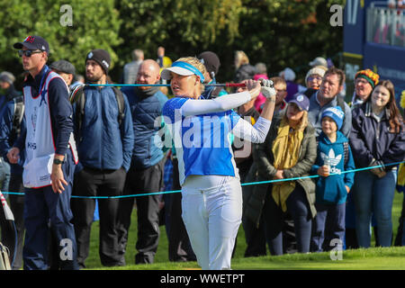 Gleneagles Regno Unito. Il 15 settembre 2019. Il giorno della finale alla Solheim Cup (Europa vs USA) era la tradizionale singole partite e il primo match per essere riprodotto è stato CARLOTA CIGANDA (Europa) vs DANIELL KANG (USA) e concludere con un ultimo putt da SUZANN PETTERSEN (Europa) a vincere la coppa per l'Europa da un punto. Charley rinvio dello scafo fuori l'undicesimo. Credito: Findlay / Alamy News Foto Stock