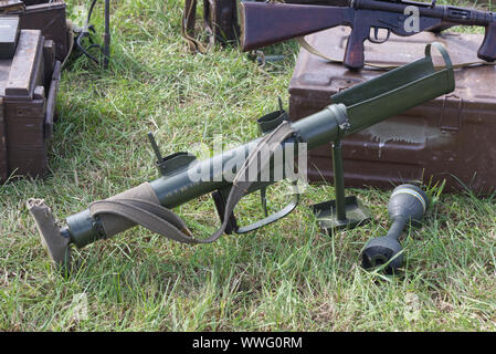 Proiettore Anti fanteria serbatoio, PIAT Mk I, British portable anti serbatoio arma, utilizzato nella seconda guerra mondiale Foto Stock