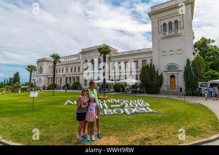 Livadia, Crimea - Luglio 10. 2019. Palazzo Livadia - l'ex residenza meridionale degli imperatori russi Foto Stock